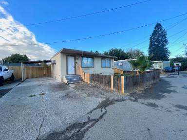 Main picture of 4224 Mary Ave