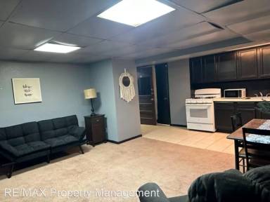 Main picture of 1510 E Broadway Ave