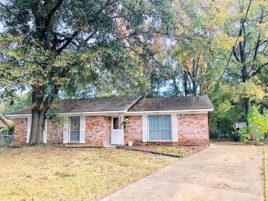 Main picture of 205 Kroy Dr