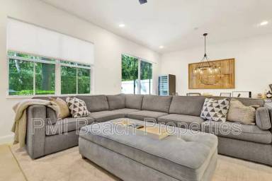 Main picture of 124 W Prive Cir