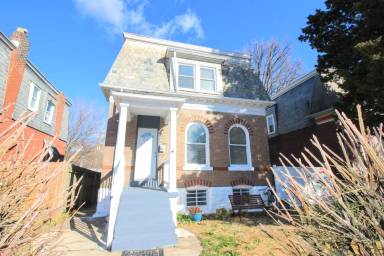 Main picture of 825 Bates St