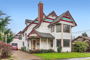 Main picture of 9715 N Oregonian Ave