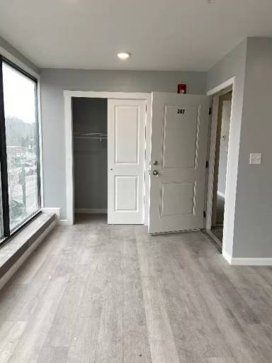 Main picture of 140 S Easton Rd