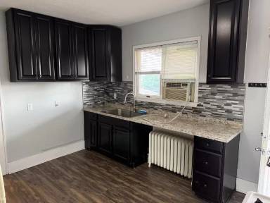 Main picture of 407 Elm Rd