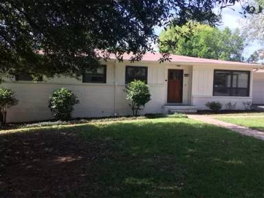 Main picture of 1044 50th Pl S