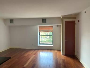 Main picture of 1 S Astor St