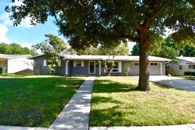 Main picture of 218 Pecan Dr