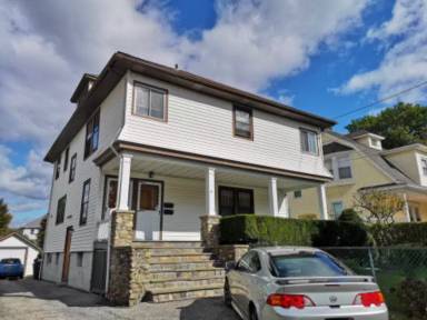Main picture of 31 Midland Ave