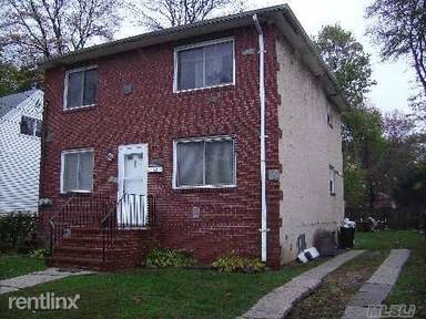 Main picture of 240 Bennett Ave
