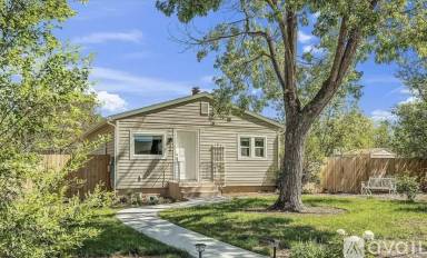 Main picture of 317 Jackson Ave