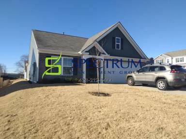 Main picture of 220 Greene Ln