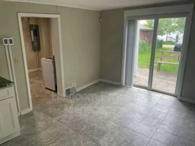 Main picture of 622 E 8th St