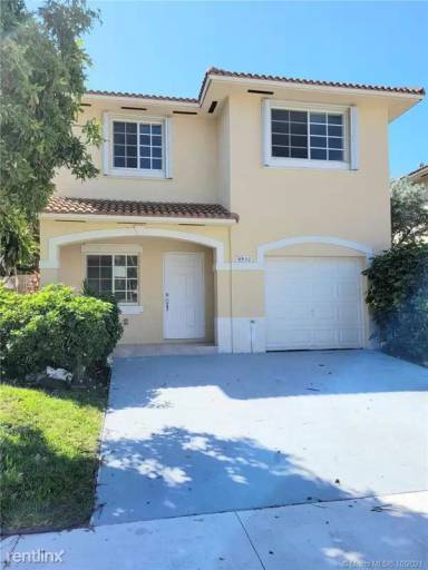 Main picture of 8932 SW 215th Ln