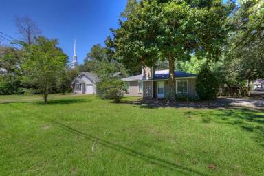 Main picture of 409 Nichols Ave