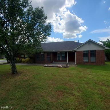 Main picture of 2105 Raintree Dr