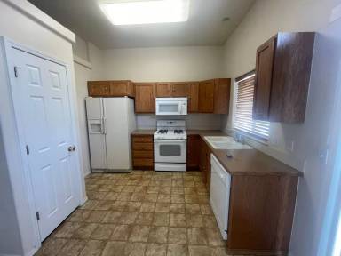 Main picture of 2460 W Timberlake Loop