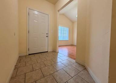 Main picture of 108 Lakeview Ct