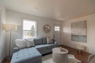 Main picture of 1166 Xenia St