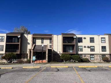Main picture of 4400 S Poplar St