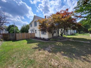Main picture of 2412 18th Ave