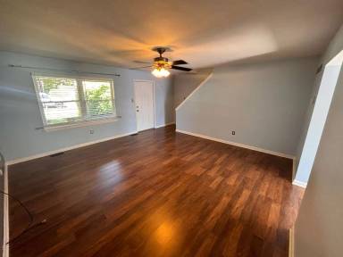 Main picture of 829 Spring Mill Ave