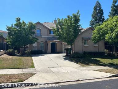 Main picture of 305 Pebble Beach Dr