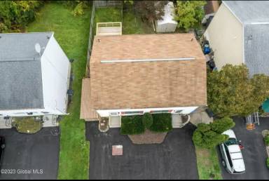 Main picture of 9 Limerick Dr