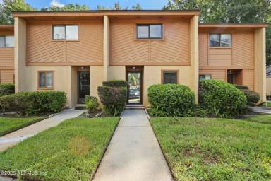 Main picture of Holly Cove Apartments