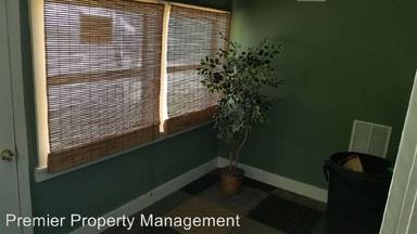 Main picture of 202 N Wishon St