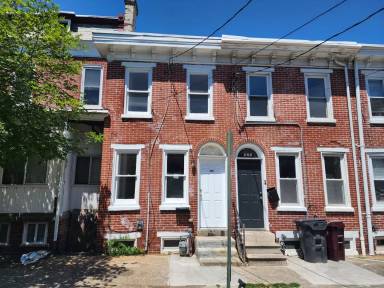Main picture of 521 E 8th St