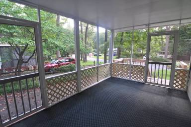 Main picture of 406 Hickory Dr