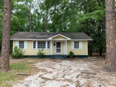 Main picture of 2424 Giddens Dr