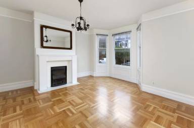 Main picture of 2260 Union St