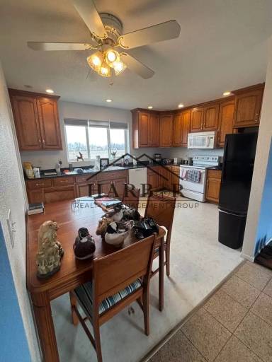 Main picture of 275 N Pine St