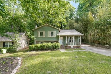 Main picture of 1004 Trollingwood Ln
