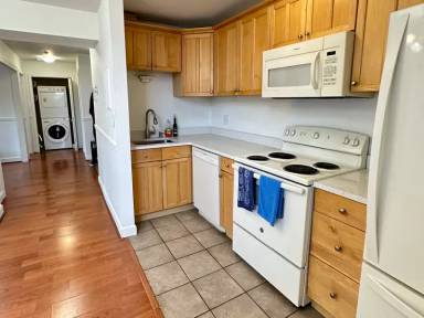 Main picture of 12 Locust St