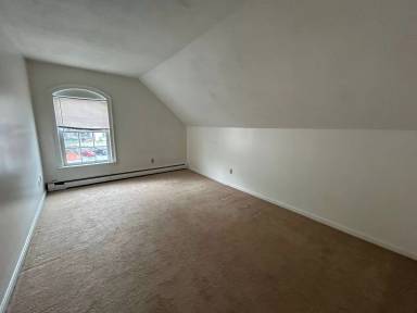 Main picture of 141 Main St