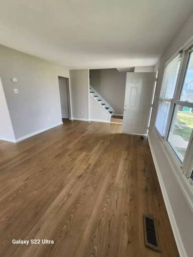Main picture of 9 Lennox Ct