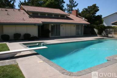Main picture of 1585 Country Club Dr