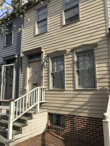 Main picture of 401 1/2 Boas St