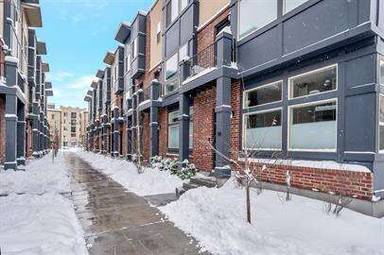 Main picture of 24 W Beebe Ln