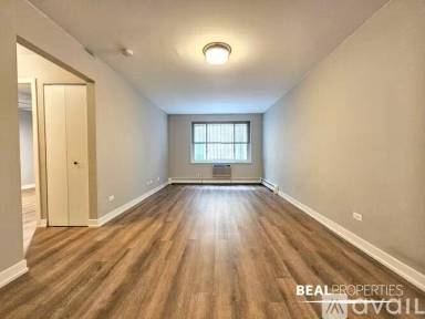 Main picture of 528 W Oakdale Ave