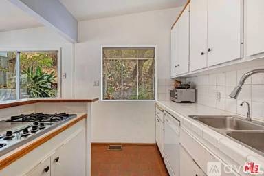 Main picture of 2134 N Beverly Glen Blvd