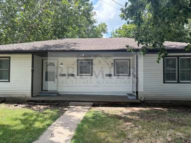 Main picture of 1316 N Main St