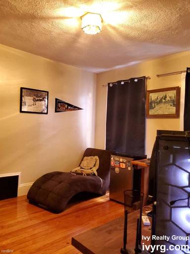 Main picture of 36 Derby St