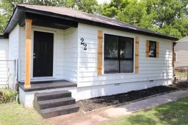 Main picture of 22 Quillen Ave