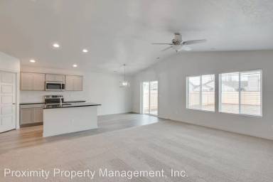 Main picture of 12715 W Fig Ct
