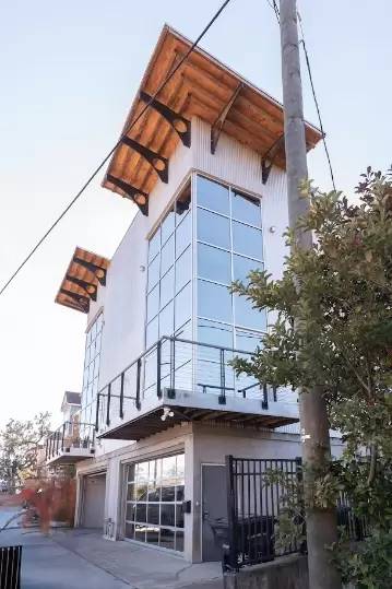 Main picture of 810 Saint Michael St