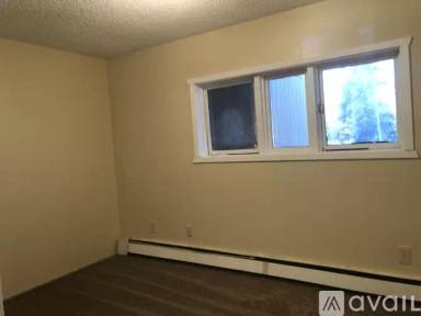 Main picture of 104 B St