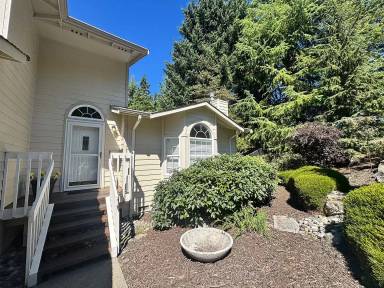 Main picture of 531 48th Pl SE